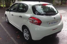 voiture occasion PEUGEOT 208 à la Réunion disponible sur noutlauto.re