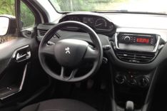 voiture occasion PEUGEOT 208 à la Réunion disponible sur noutlauto.re