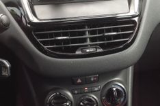 voiture occasion PEUGEOT 208 à la Réunion disponible sur noutlauto.re