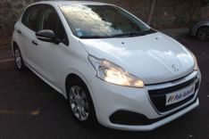 voiture occasion PEUGEOT 208 à la Réunion disponible sur noutlauto.re