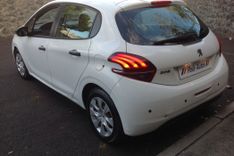 voiture occasion PEUGEOT 208 à la Réunion disponible sur noutlauto.re