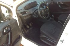 voiture occasion PEUGEOT 208 à la Réunion disponible sur noutlauto.re