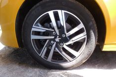 voiture occasion PEUGEOT 208 à la Réunion disponible sur noutlauto.re