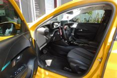 voiture occasion PEUGEOT 208 à la Réunion disponible sur noutlauto.re