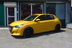 voiture occasion PEUGEOT 208 à la Réunion disponible sur noutlauto.re