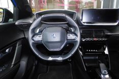 voiture occasion PEUGEOT 208 à la Réunion disponible sur noutlauto.re