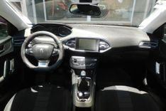 voiture occasion PEUGEOT 308 à la Réunion disponible sur noutlauto.re