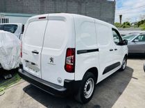 voiture occasion PEUGEOT PARTNER à la Réunion disponible sur noutlauto.re