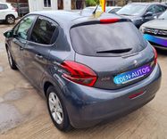 voiture occasion PEUGEOT 208 à la Réunion disponible sur noutlauto.re