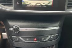 voiture occasion PEUGEOT 308 à la Réunion disponible sur noutlauto.re